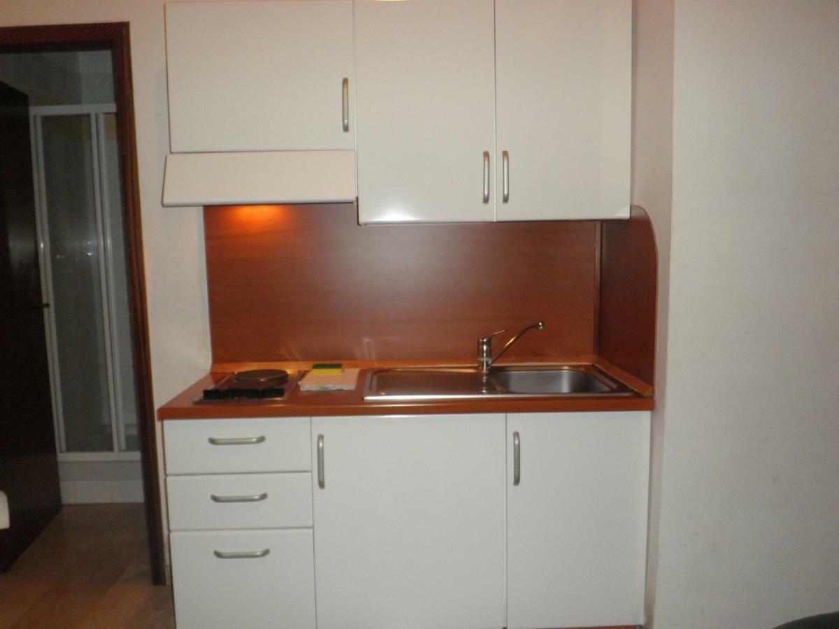 Residence Executive Ανκόνα Δωμάτιο φωτογραφία